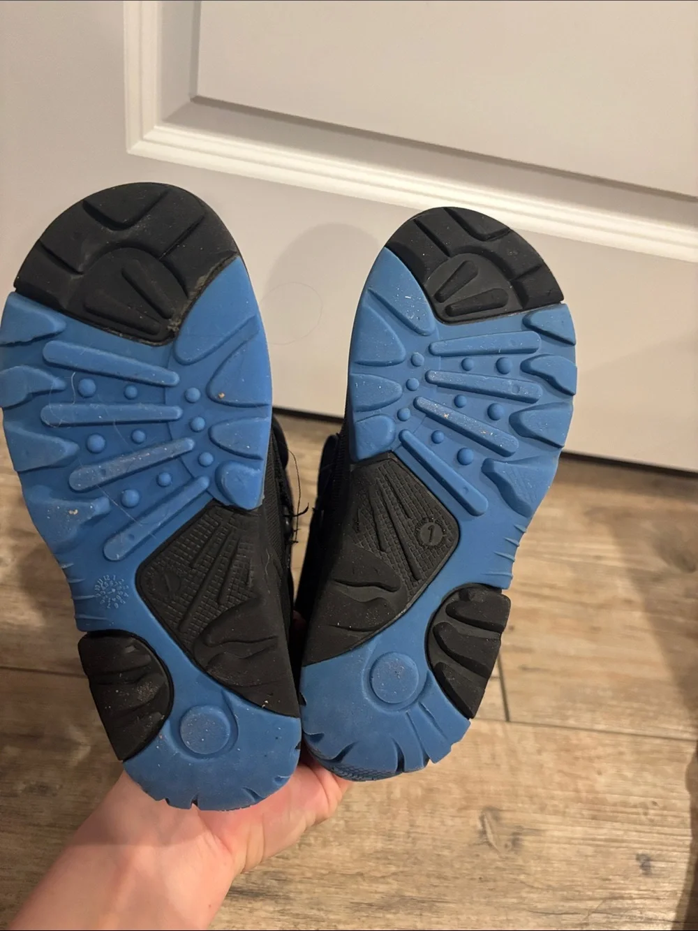 Kamik Kids Snow Boots in Navy and Black with Blue Accents Size 1